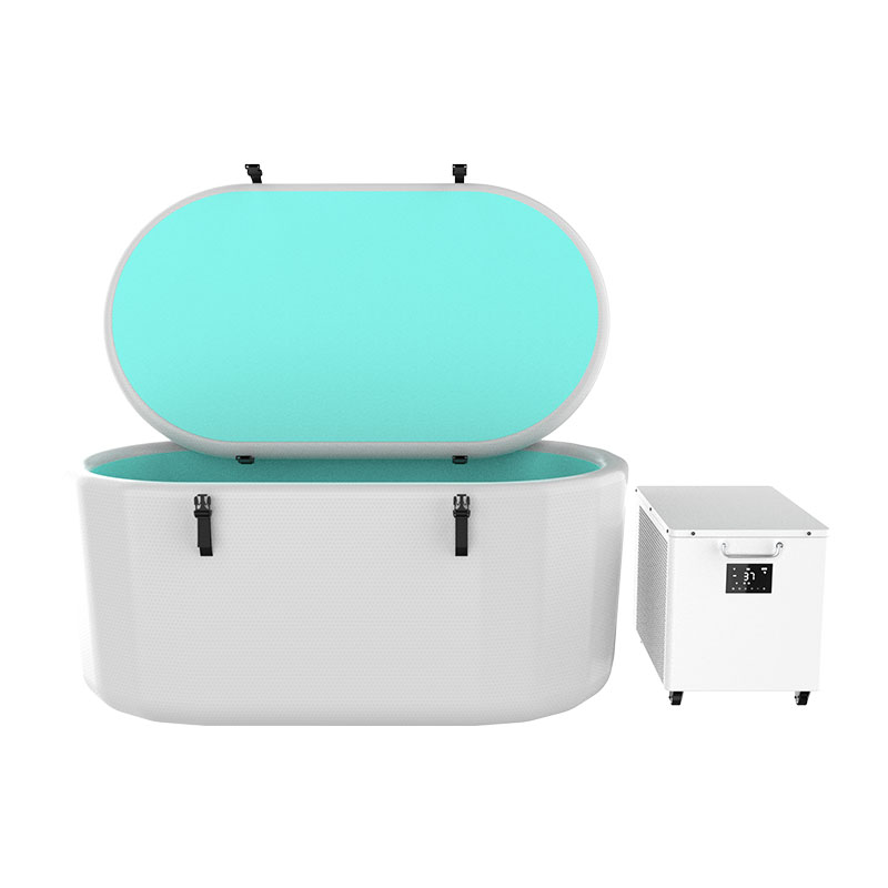 Голем базен со ледена бања за ладна терапија